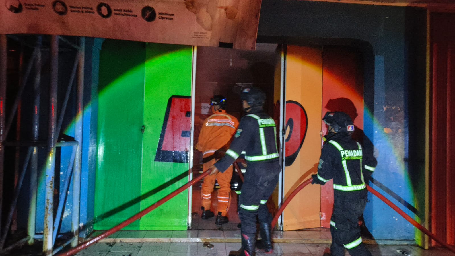 Kebakaran Hanguskan Toko Material Mekarwangi Hingga Rp 1.8 Miliar